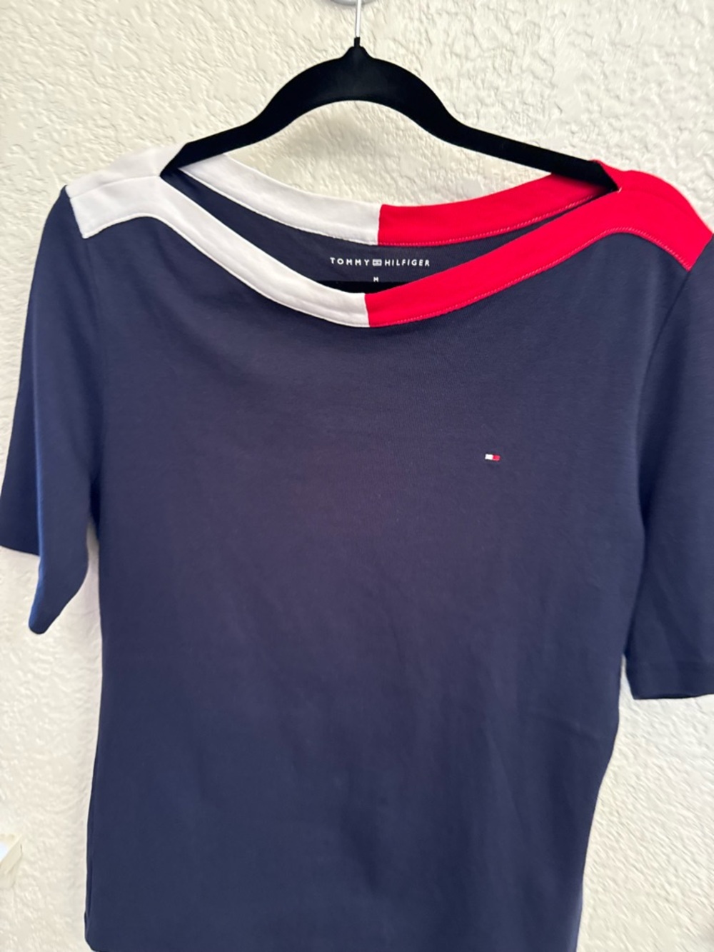 Tommy Hilfiger Navy Short-Sleeve Tee with Red & White Crew Neck Medium 💯% Cotton